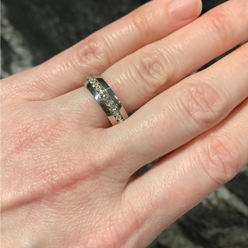 Stainless steel ring with cz diamonds